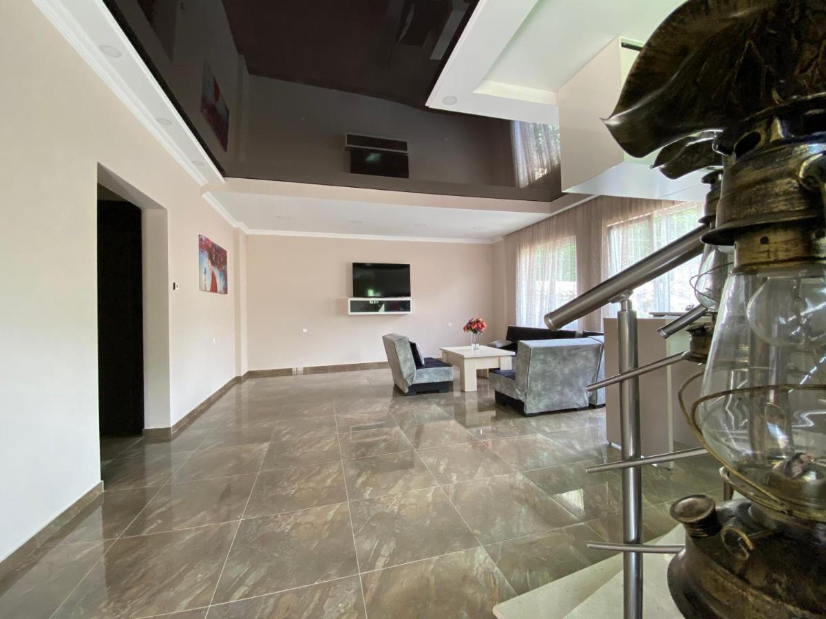 Palazzo Hotel Тбилиси Екстериор снимка