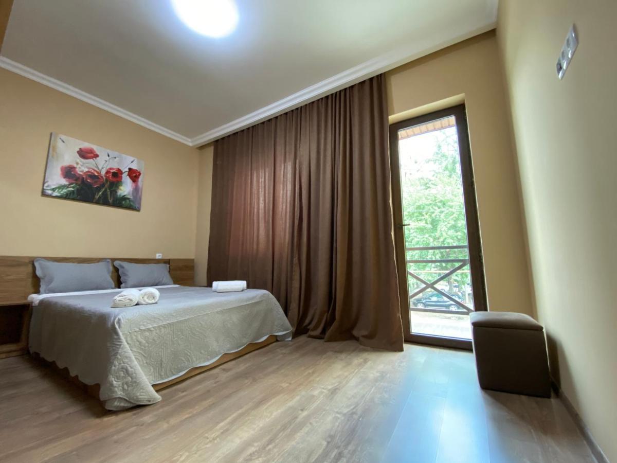Palazzo Hotel Тбилиси Екстериор снимка