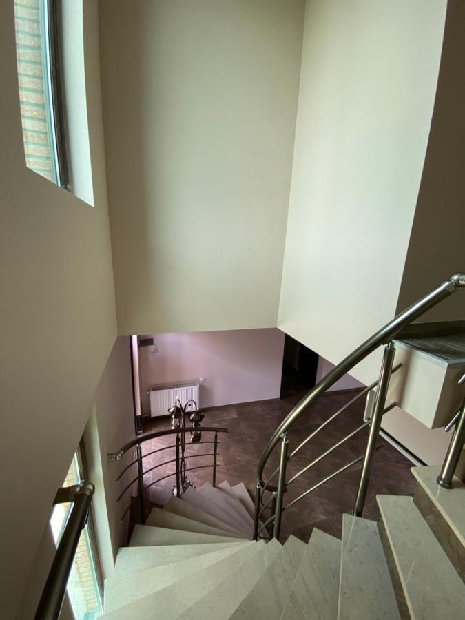 Palazzo Hotel Тбилиси Екстериор снимка