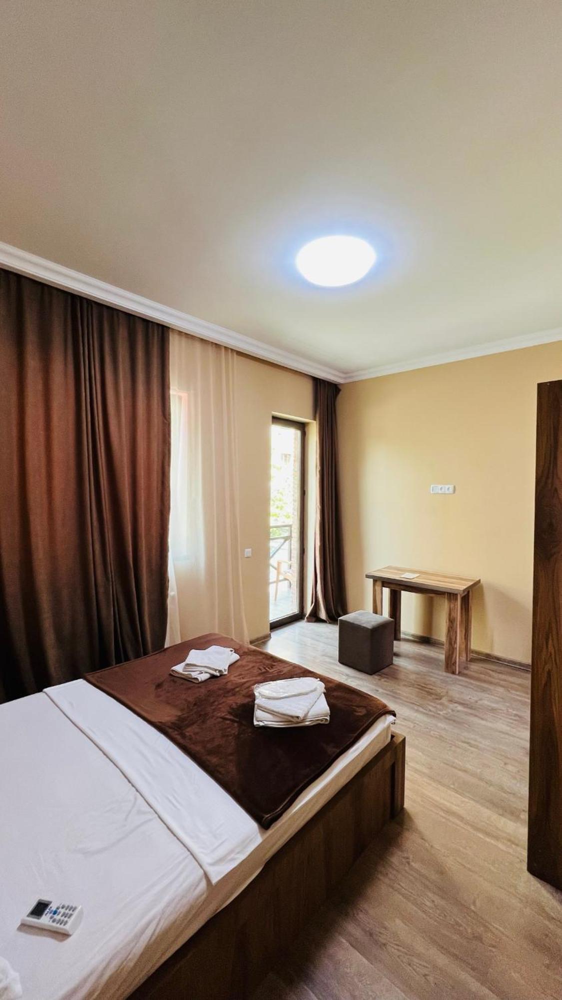 Palazzo Hotel Тбилиси Екстериор снимка
