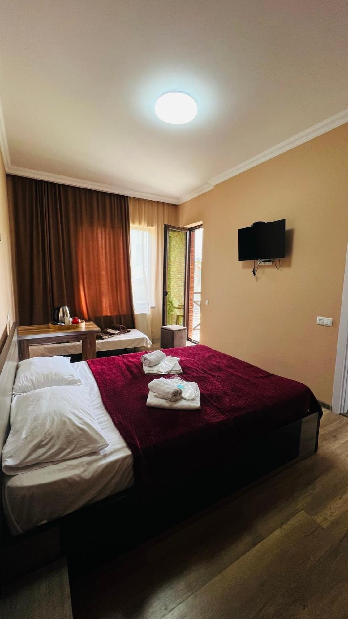 Palazzo Hotel Тбилиси Екстериор снимка