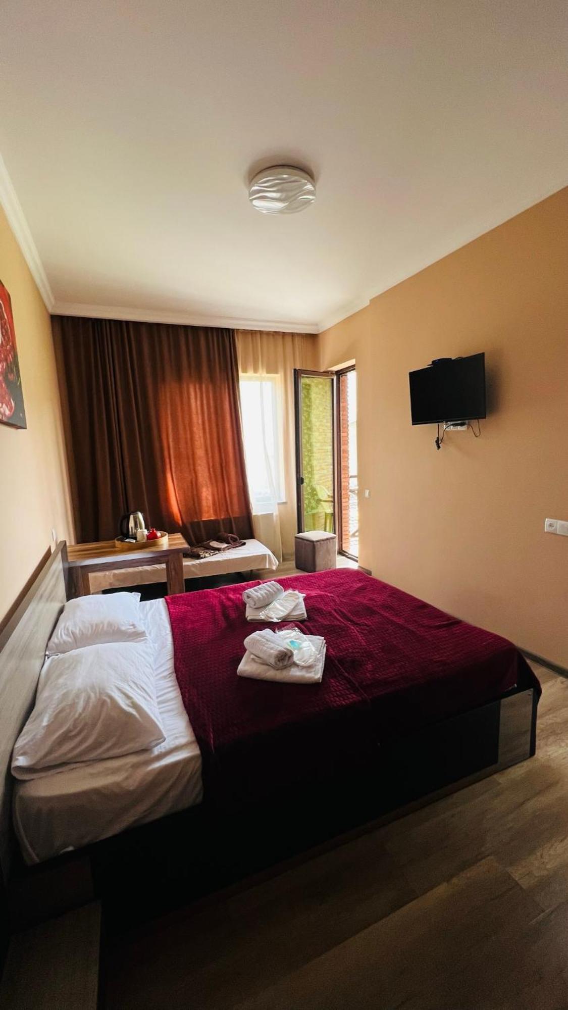 Palazzo Hotel Тбилиси Екстериор снимка