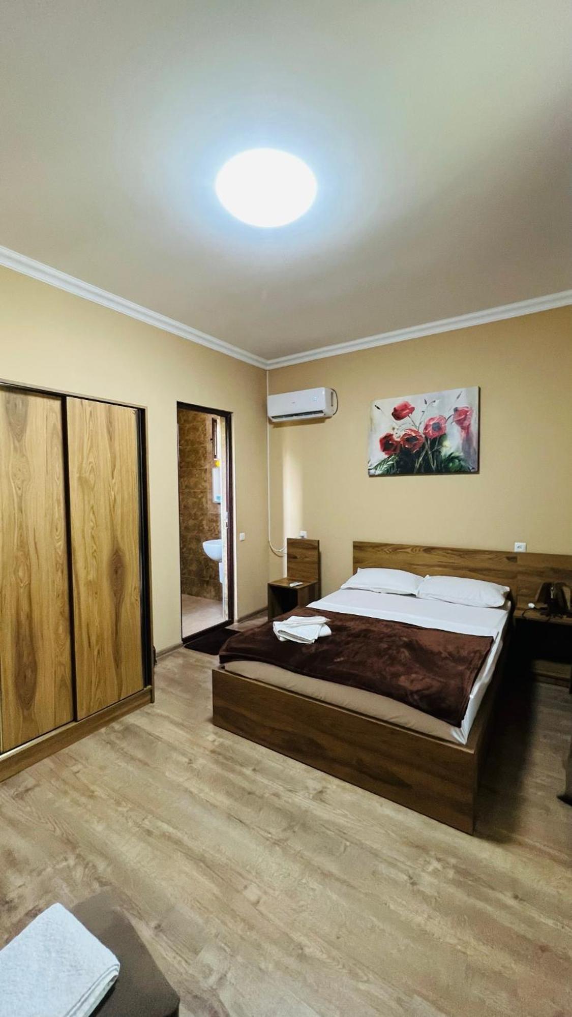 Palazzo Hotel Тбилиси Екстериор снимка