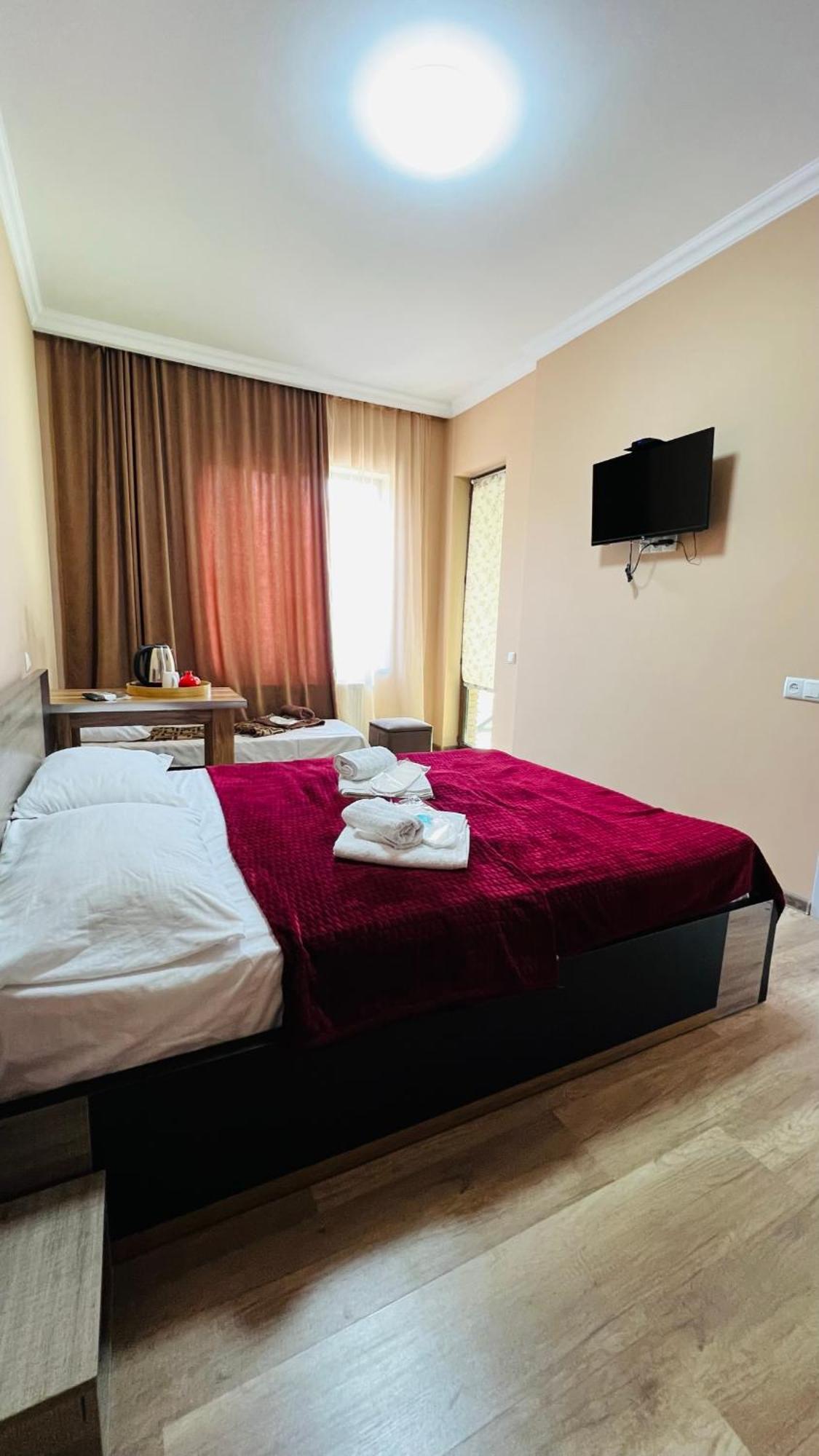 Palazzo Hotel Тбилиси Екстериор снимка