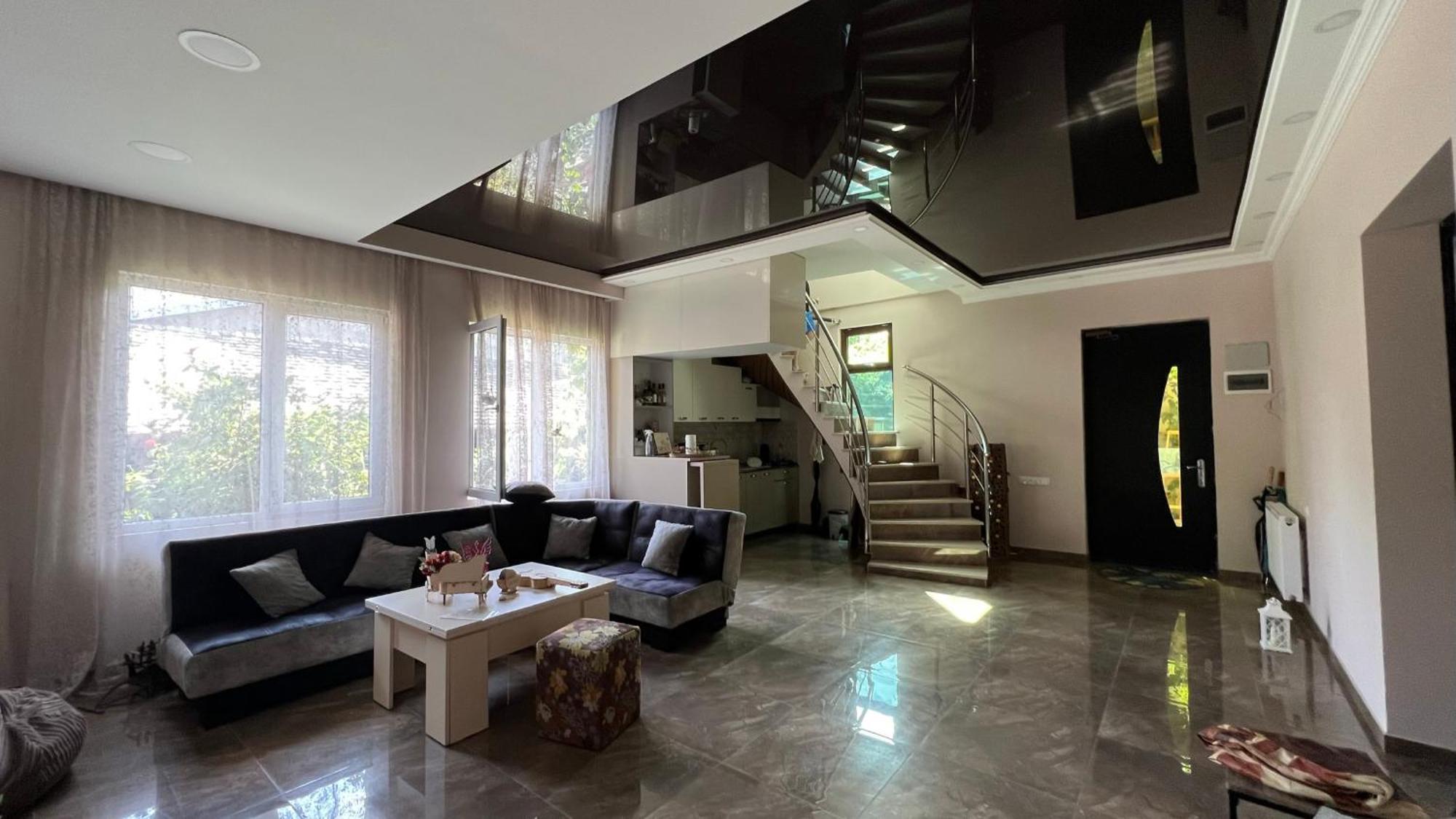 Palazzo Hotel Тбилиси Екстериор снимка