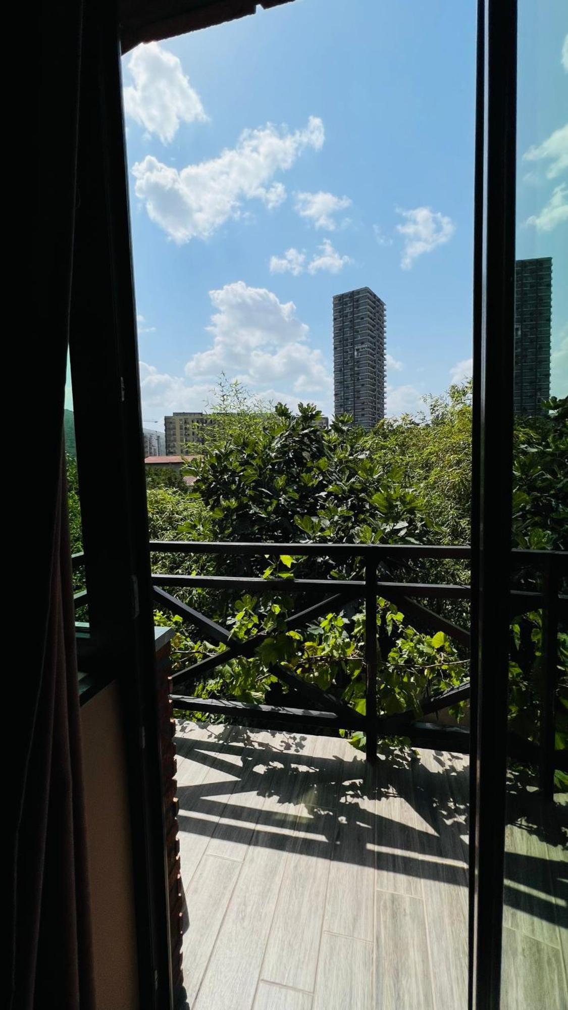 Palazzo Hotel Тбилиси Екстериор снимка