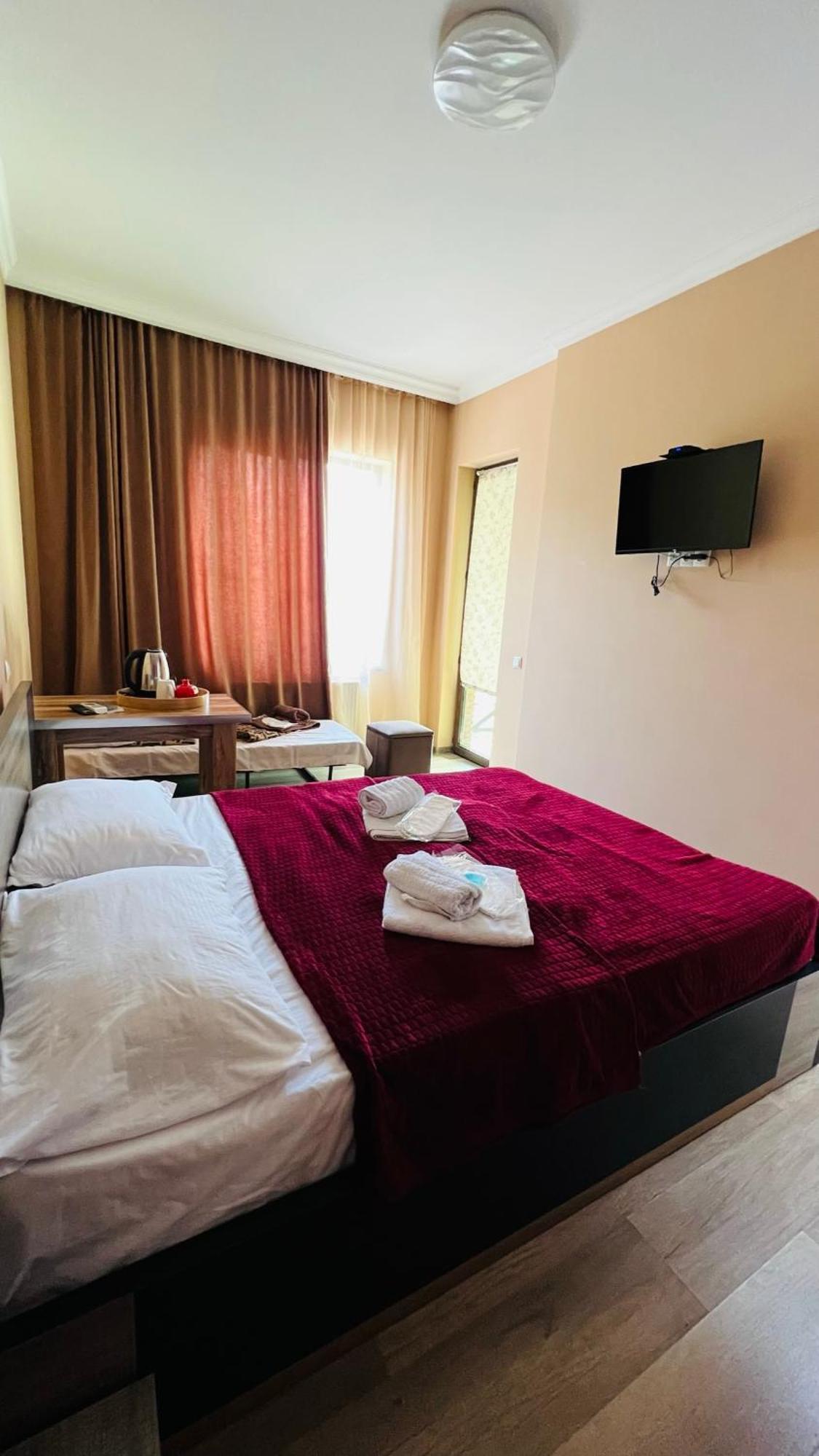 Palazzo Hotel Тбилиси Екстериор снимка